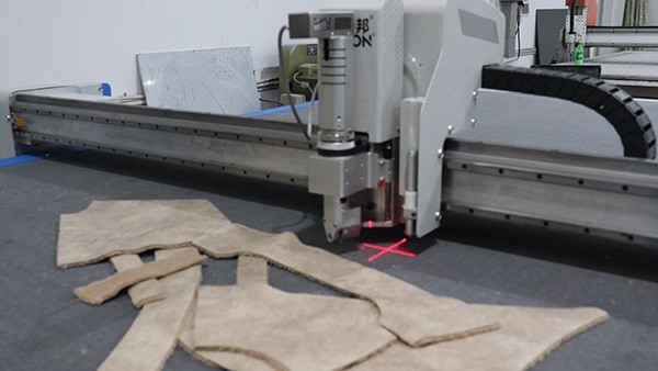 服裝裁剪機，讓服裝加工變得簡單！