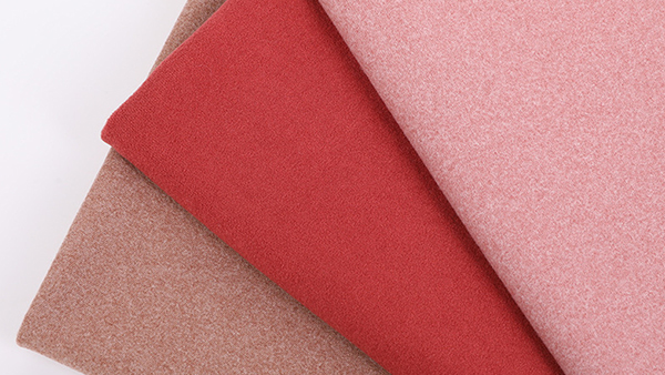 服裝布料裁剪，全自動(dòng)智能裁布機(jī)。